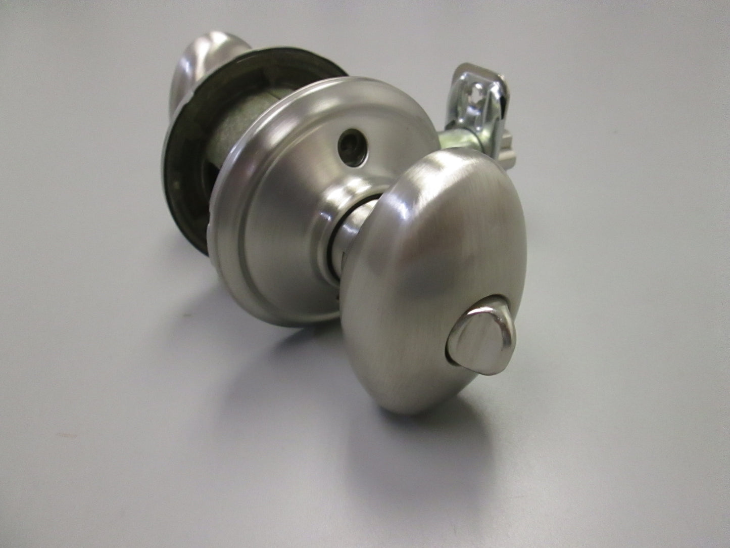 Schlage F Series Keyed Entry Set with Siena Style Knobs