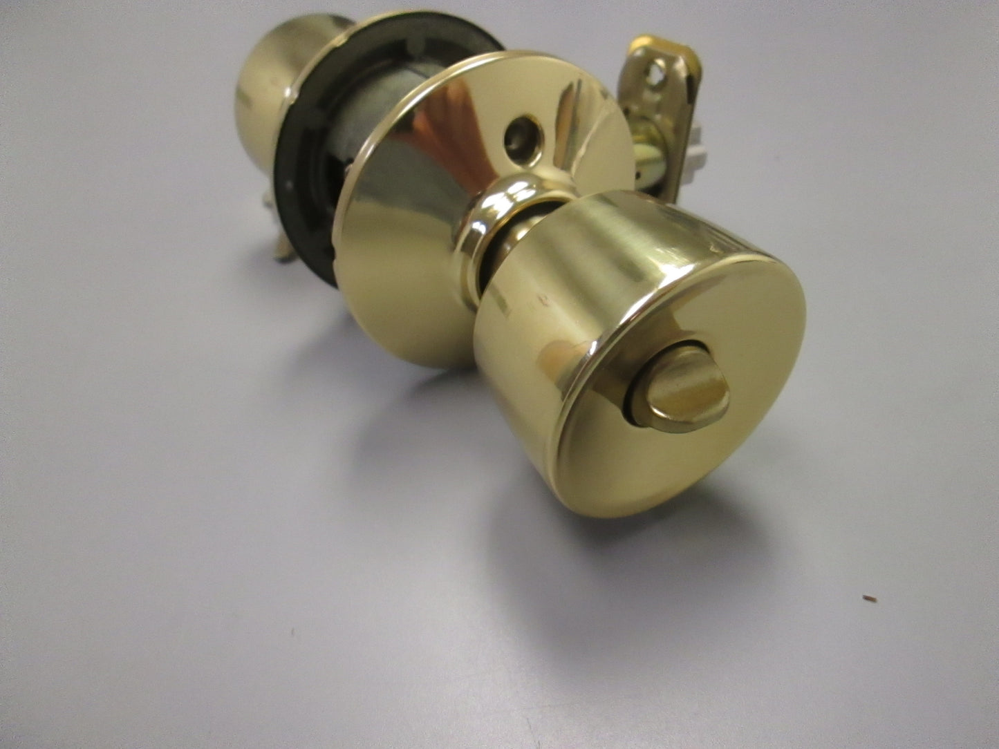 Schlage F Series Keyed Entry Set with Bell Style Knobs