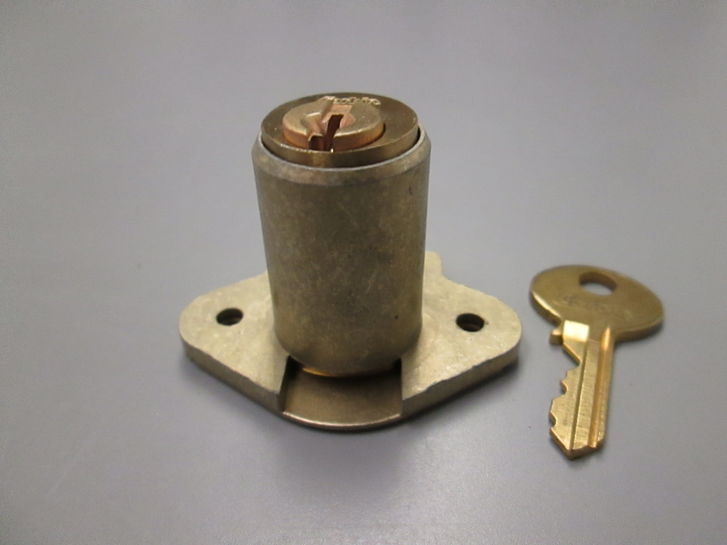 CCL 02066 1 1/8 INCH PIN TUMBLER RIM DRAWER LOCK US4