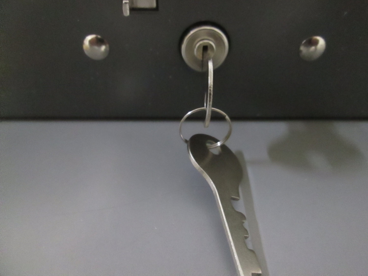 MMF 221-F10-GRA Low Profile Cash Box