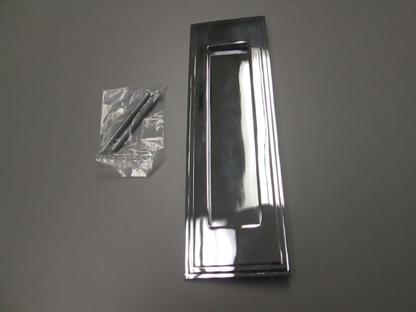 Salsbury Industries 4085 Brass Vertical Letter Slot