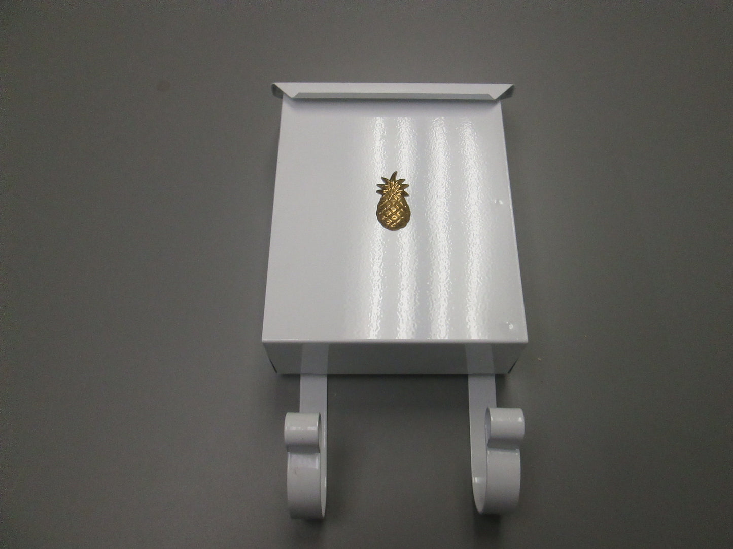 Colony Metalsmiths Small Cottage Mailbox Vertical