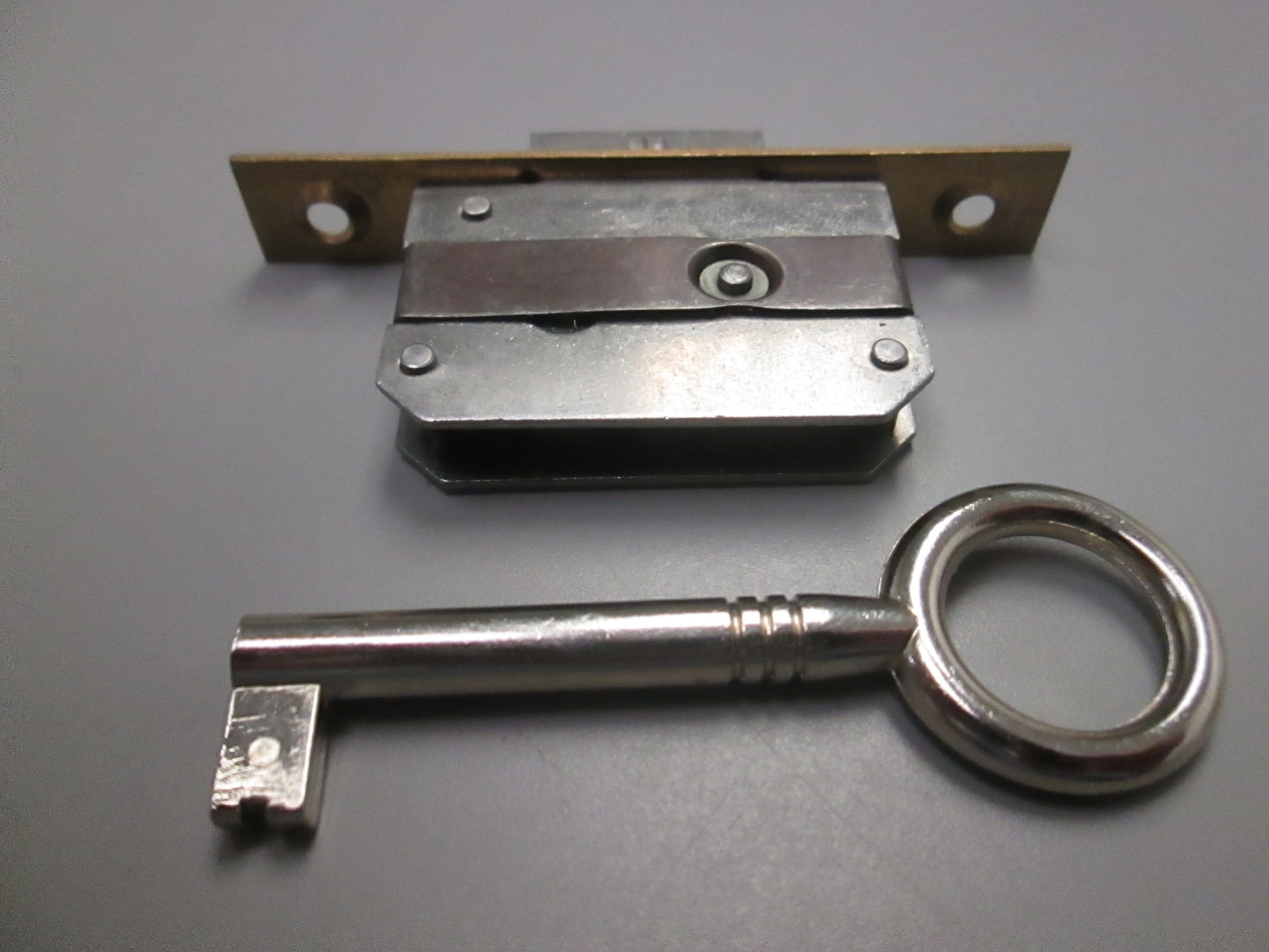 Full Mortise 1 5/8" Cabinet or Drawer Lock MS 663/15