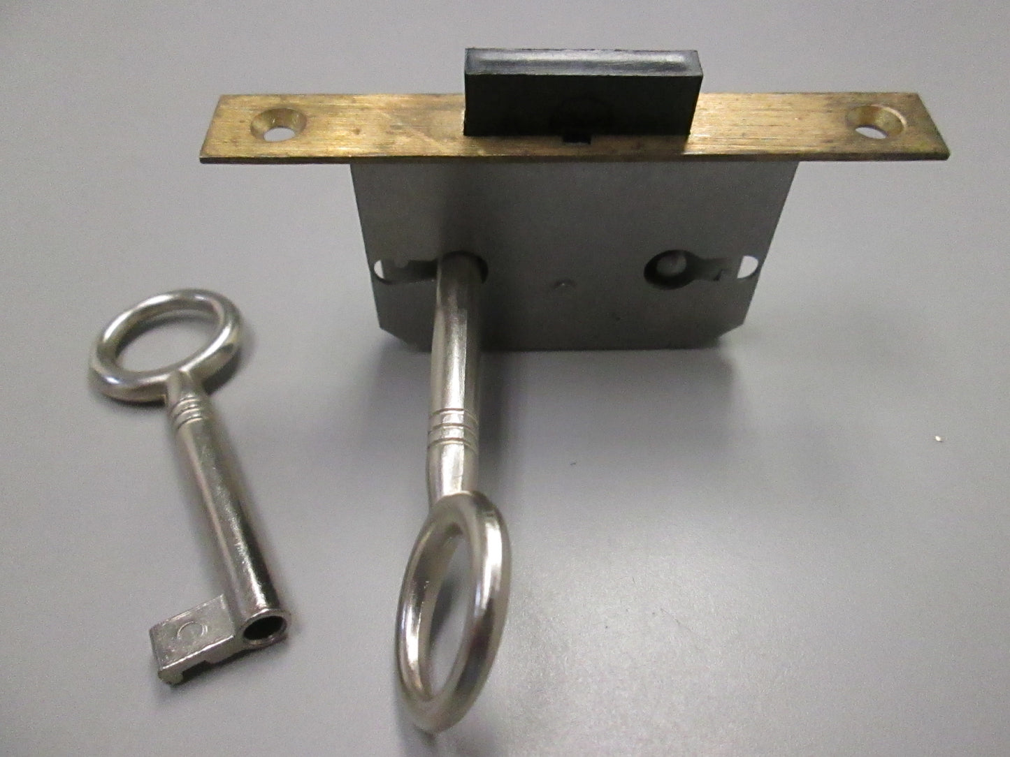 Full Mortise 1 3/8 Cabinet or Drawer Lock