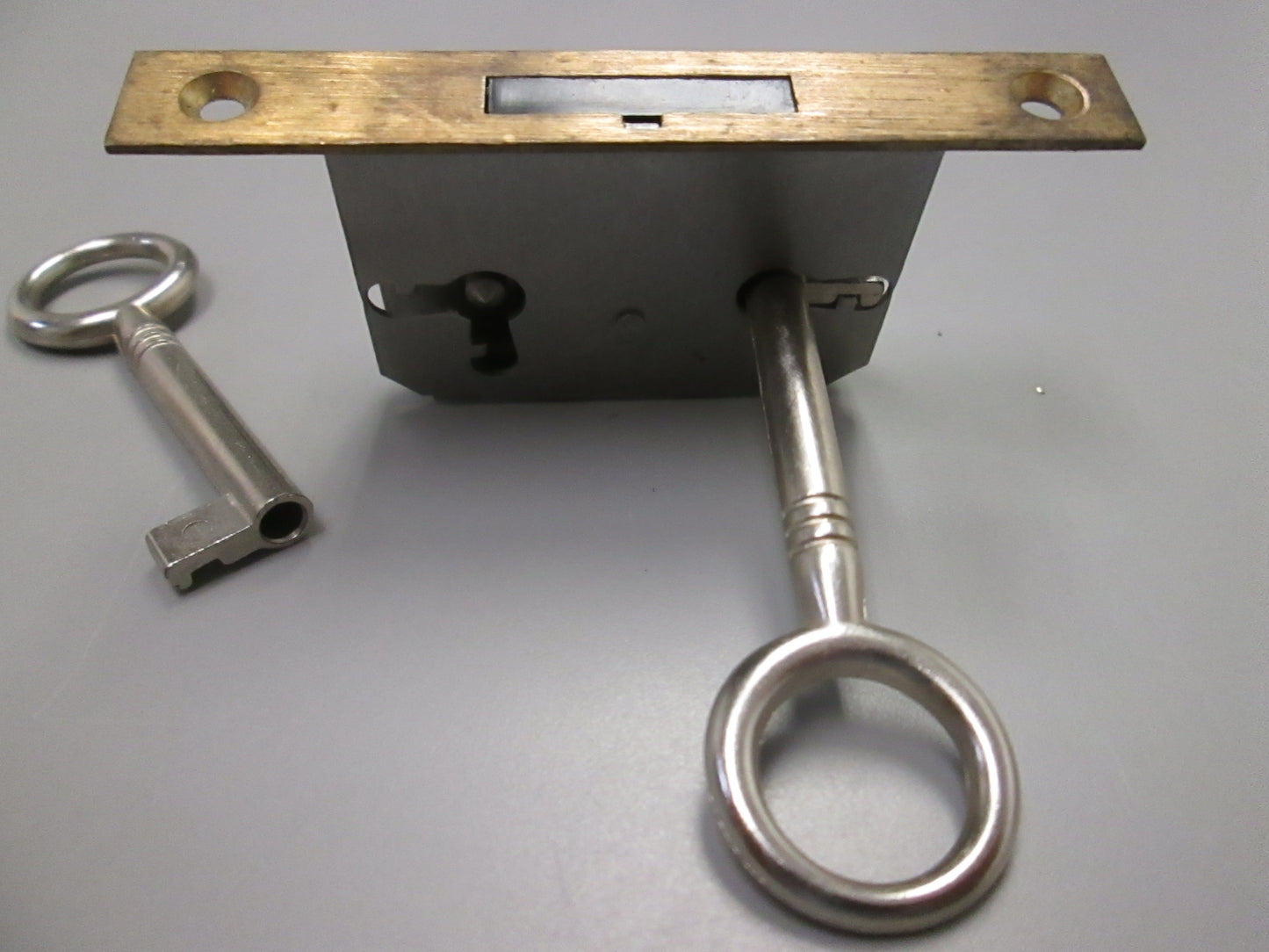 Full Mortise 1 3/8 Cabinet or Drawer Lock