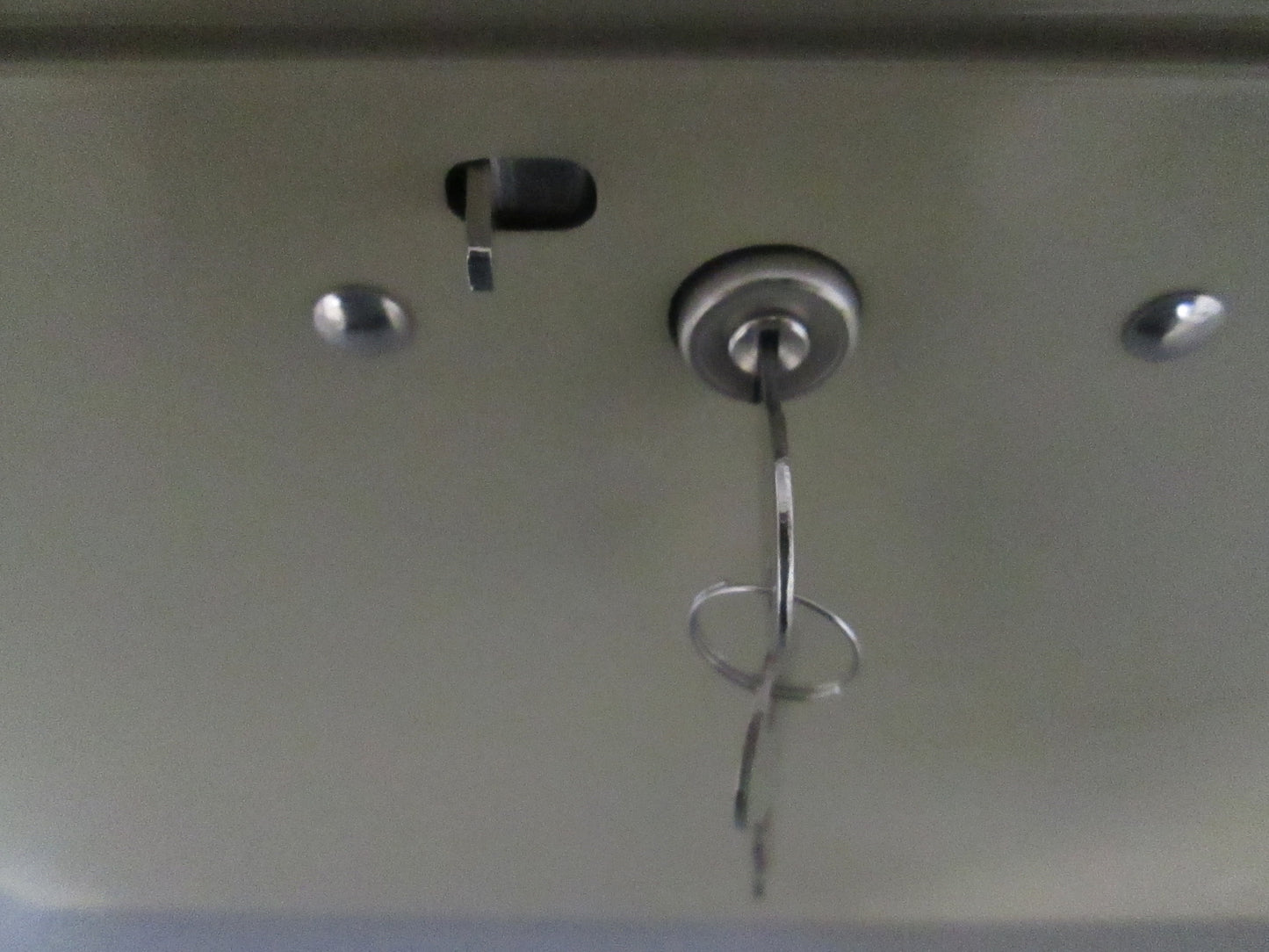 Lack and Latch Release MMF File Box