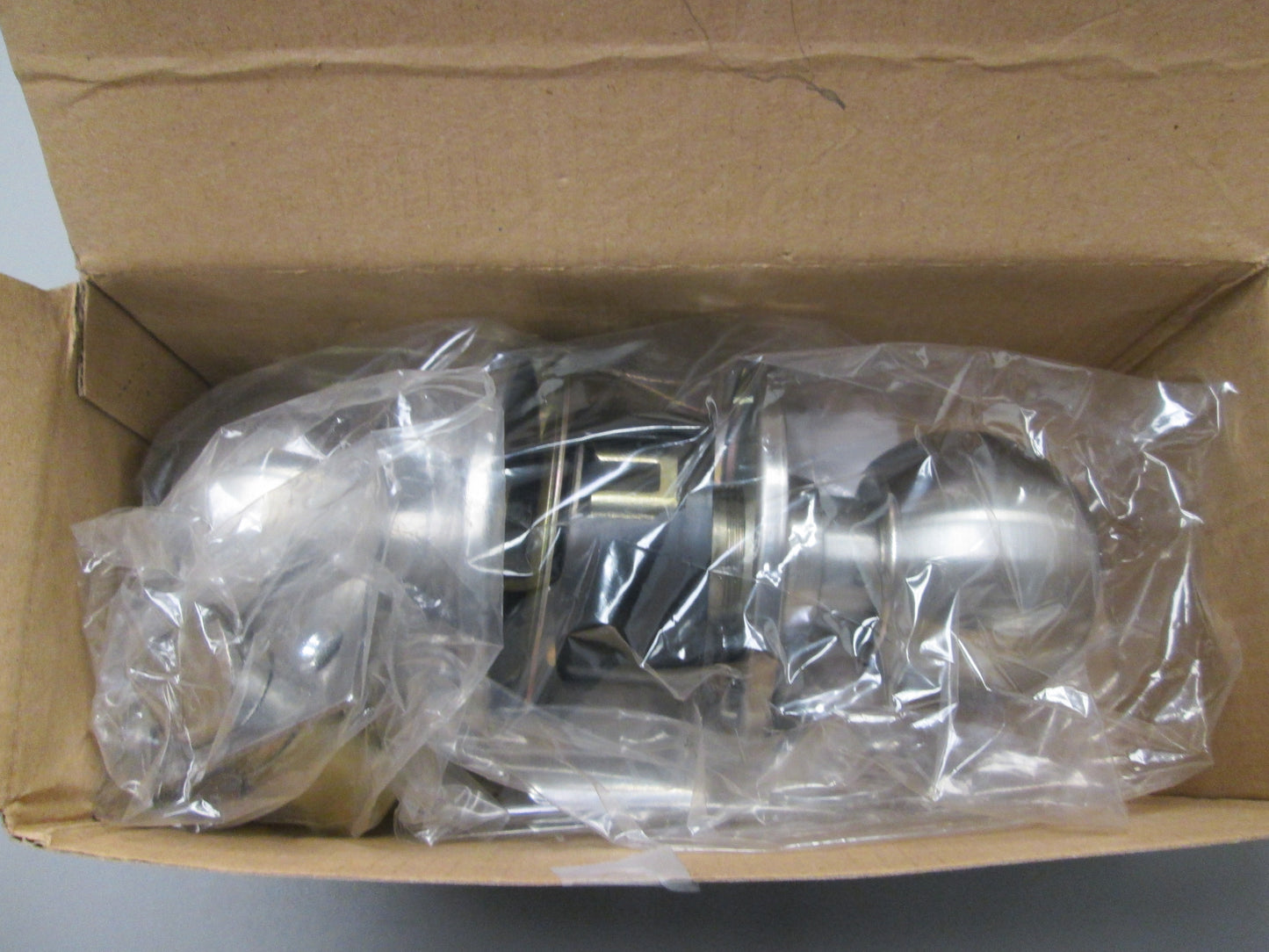 Ultra 44120 Cylindrical Light Commercial Entry Set with Orbit Style Knobs SC1 Satin Chrome