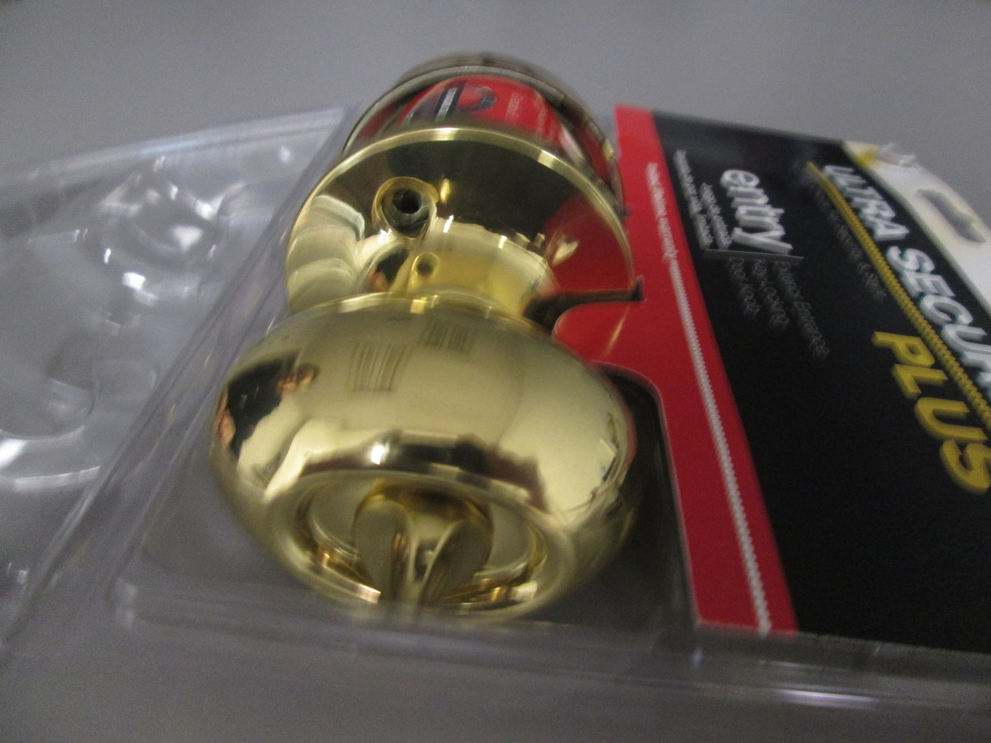 Ultra 44165 Keyed Entry Set with Strathmere (Egg-shaped) Knobs Polished Brass