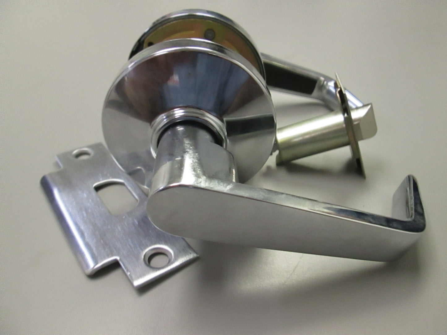 Arrow M12SRIC Storeroom Set with Sierra Style Levers for Removable Core Polished Chrome