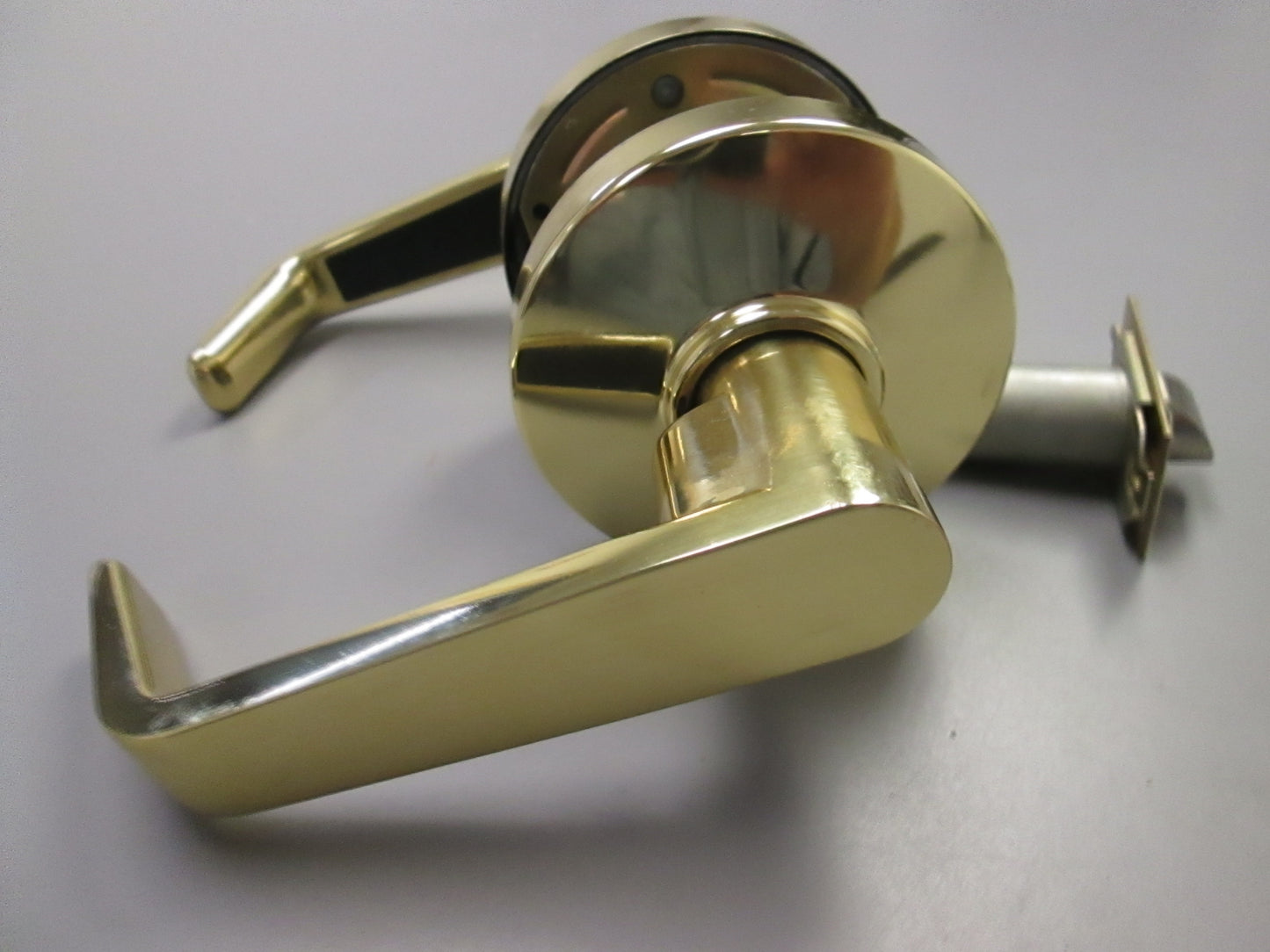 Arrow M82 Storeroom Set with Sierra Style Levers OVERDRIVE for Removable Core Polished Brass