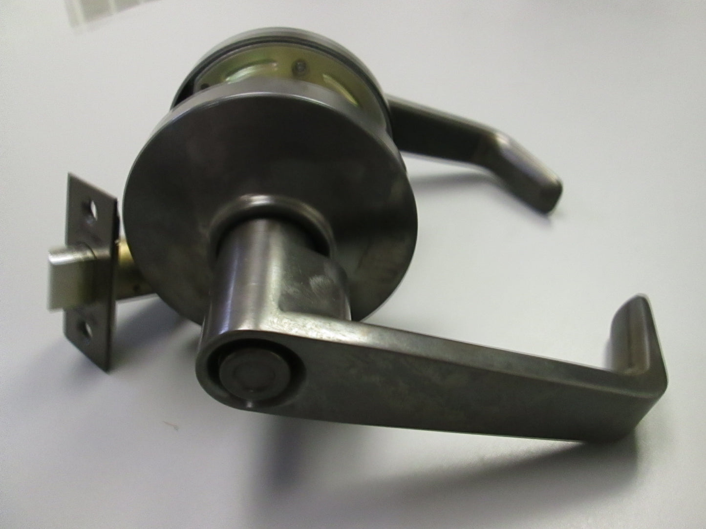 Arrow M02 Privacy Set with Sierra Style Levers Dark Bronze