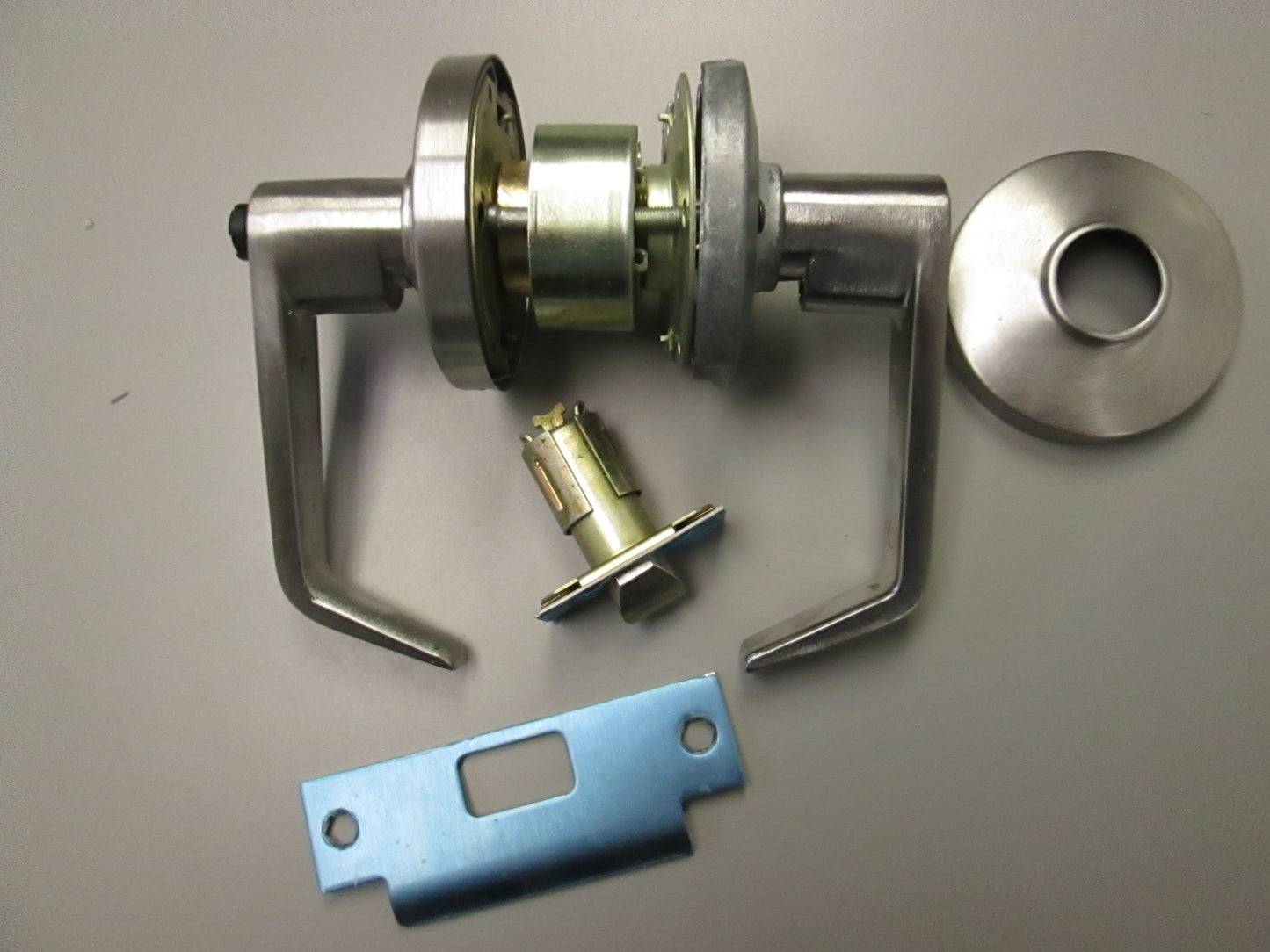 Arrow M81 Satin Chrome Entry Set with Sierra Style Levers for Intechangeable Core