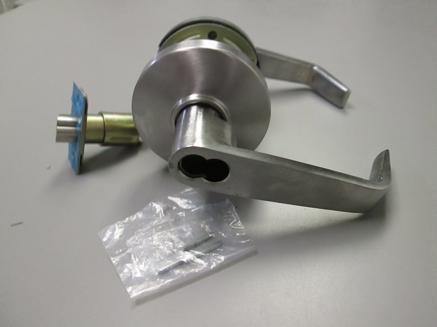 Arrow M81 Satin Chrome Entry Set with Sierra Style Levers for Intechangeable Core