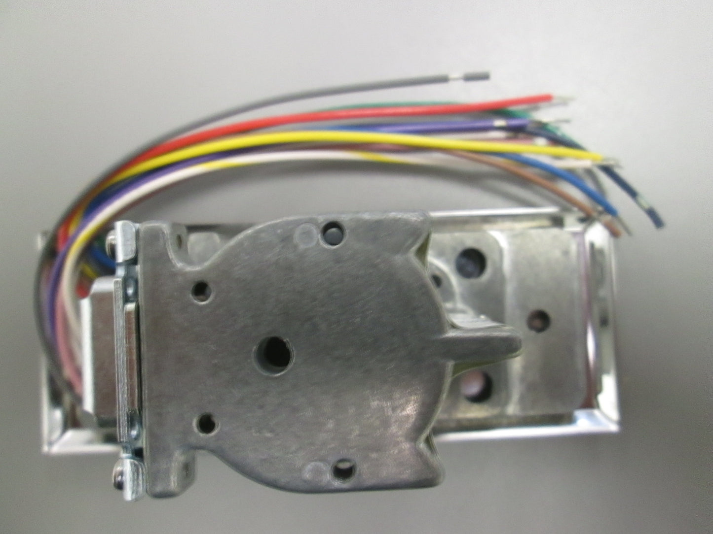 Locknetics 644-1414 Heavy Duty Key Switch Narrow Faceplate DPDT