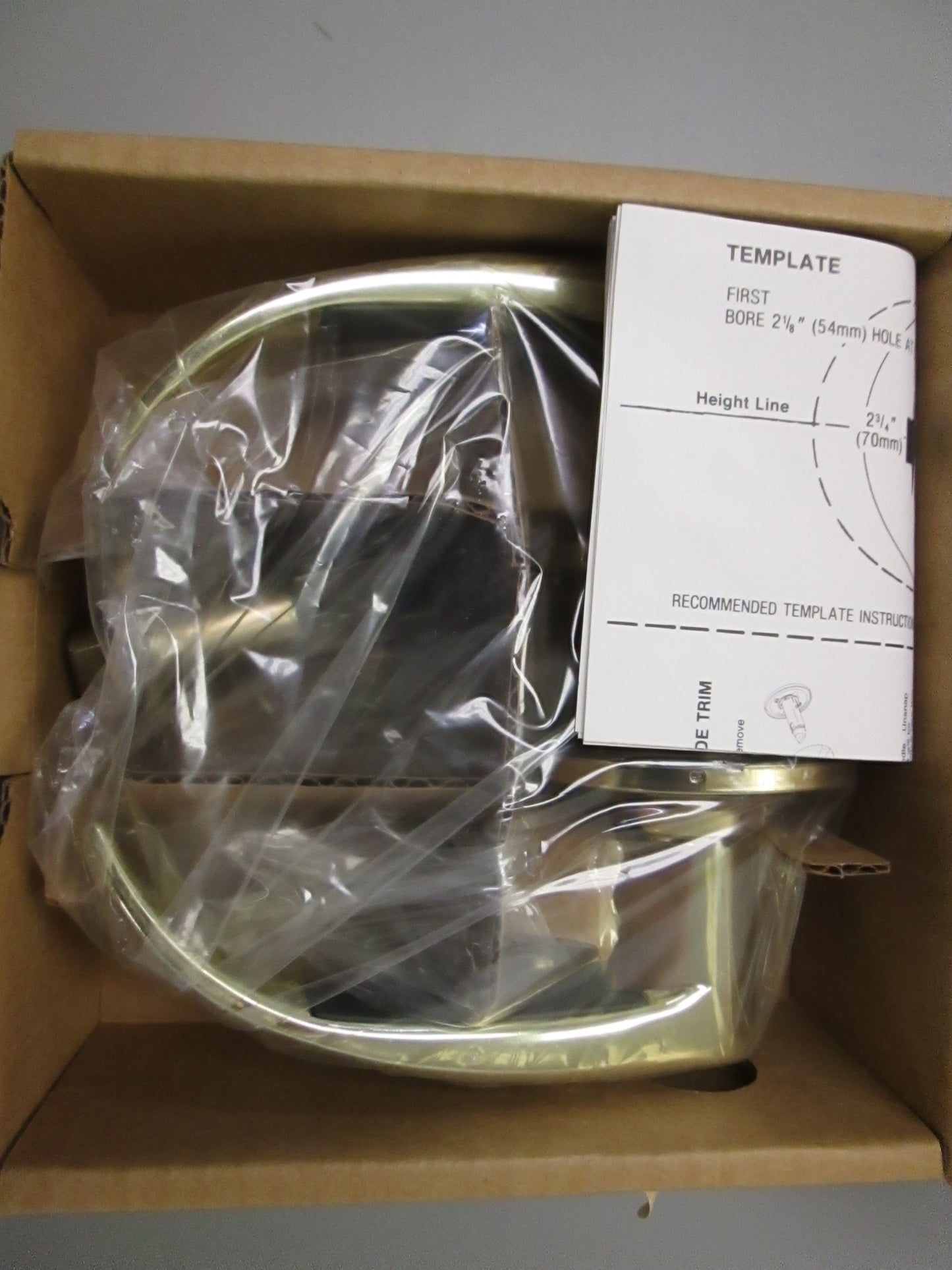 Falcon F331 Privacy Lever Set with Quantum Style Levers Polished Brass