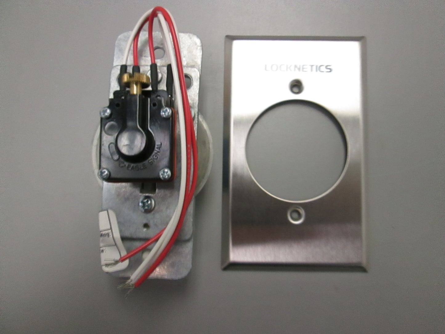 Locknetics 621 Delayed Action Blue Handicap Pushbutton