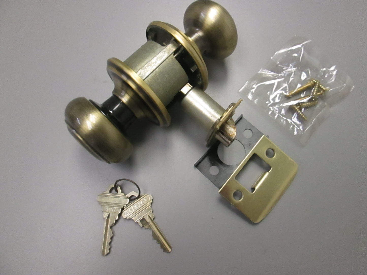 Schlage F Series Keyed Entry Set with Georgian Style Knobs