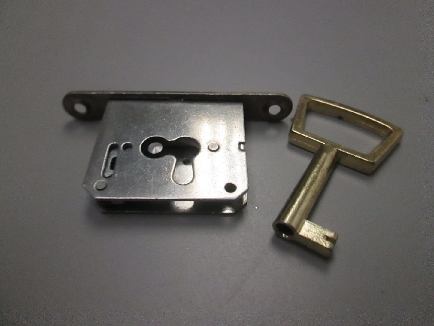Full Mortise 1 5/8 Cabinet or Drawer Lock DI EPA-512/20A 2 mm rev