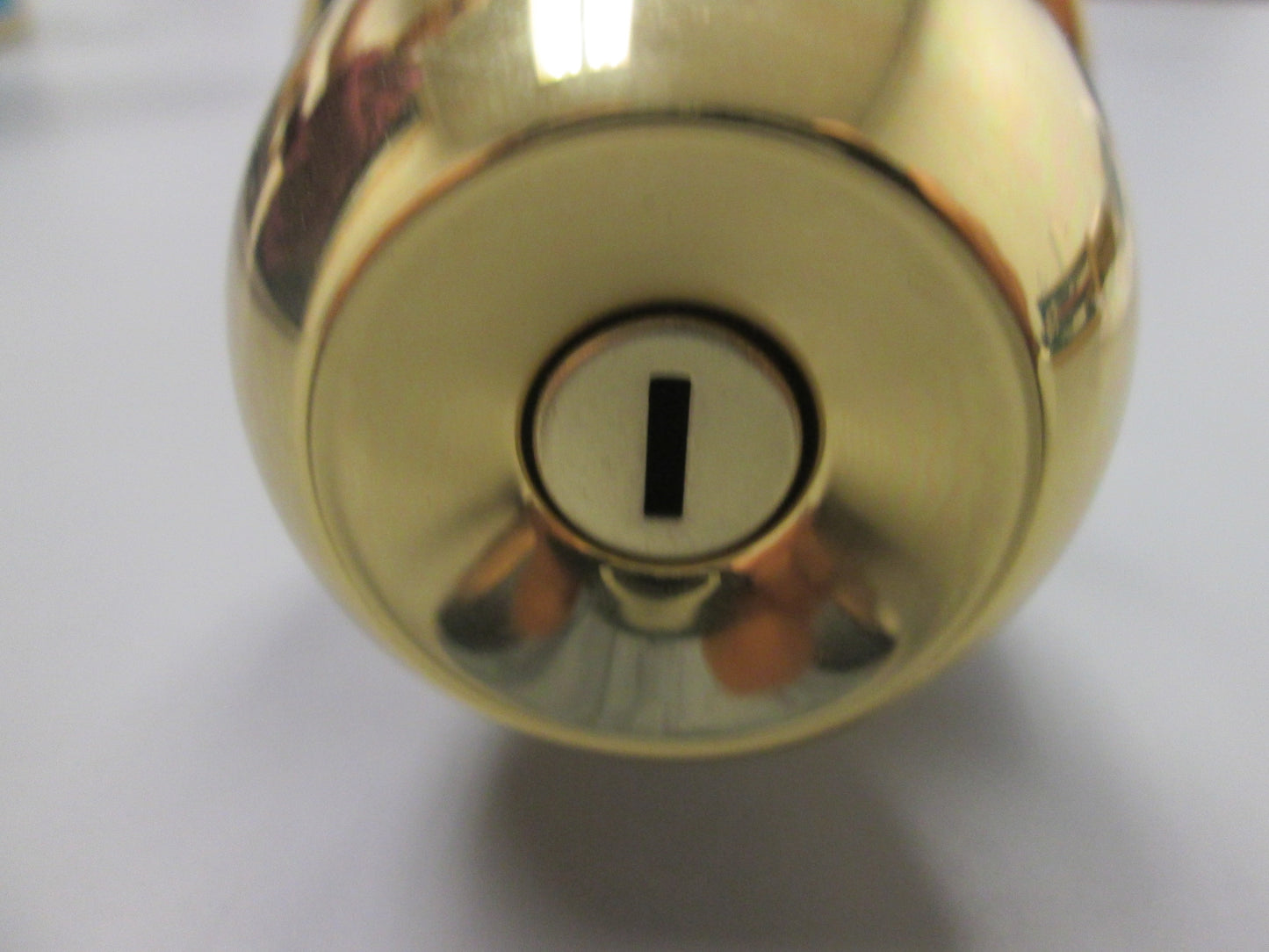 Ultra 44147 Light Commercial Privacy Set with Orbit (Ball-shaped) Knobs Polished Brass