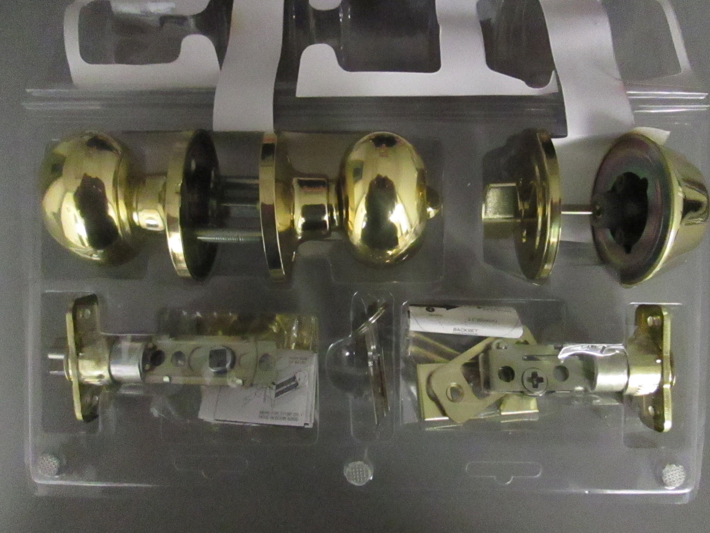 Ultra 44175 Keyed Entry with Deadbolt with Strathmere Knobs Polished Brass