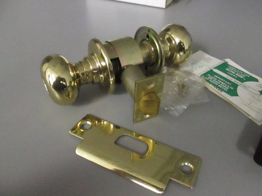 Schlage D40S Privacy Set with Plymouth Style knobs Polished Brass