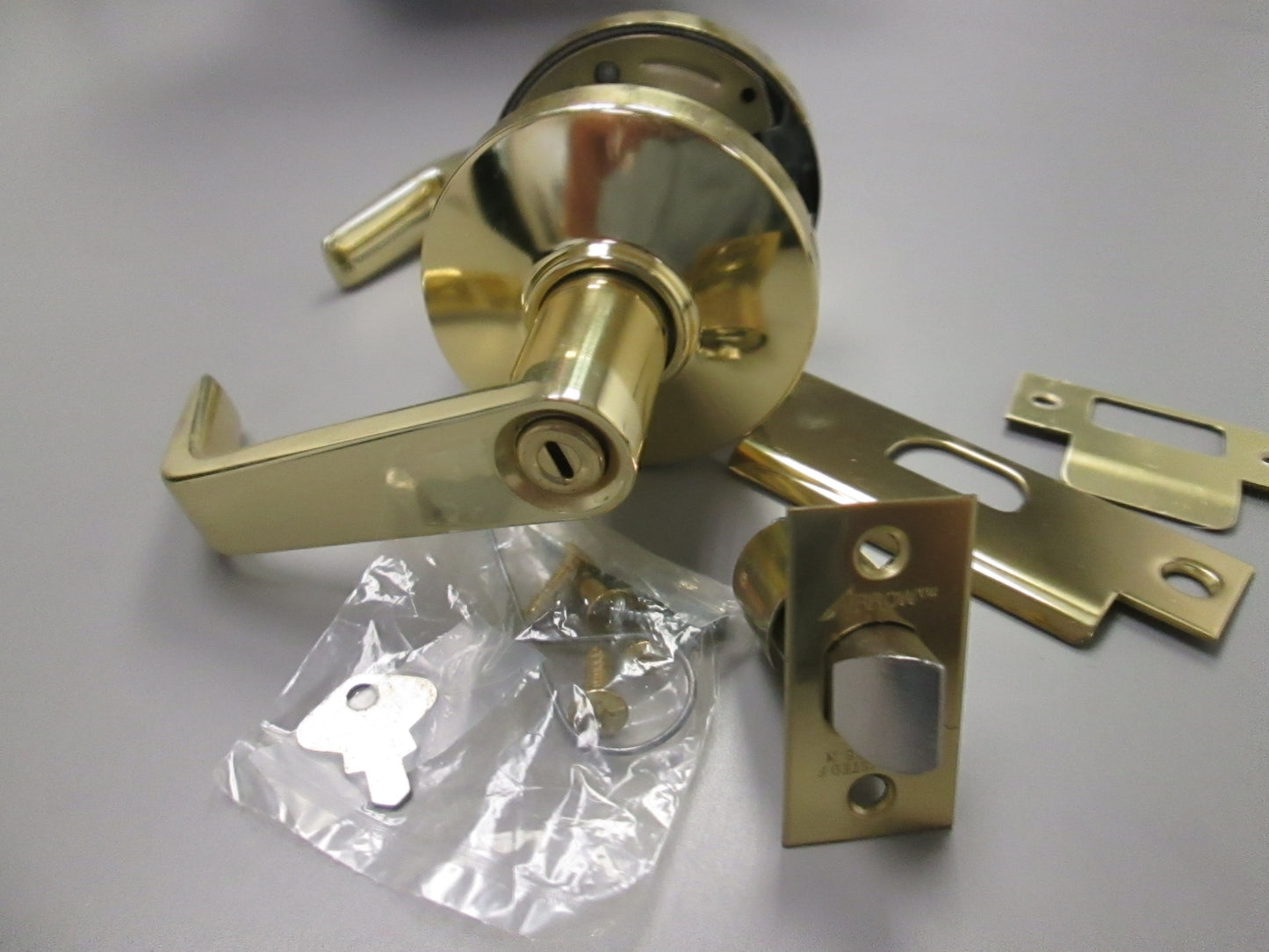 Arrow L02SR Privacy Set with Sierra Style Levers Polished Brass