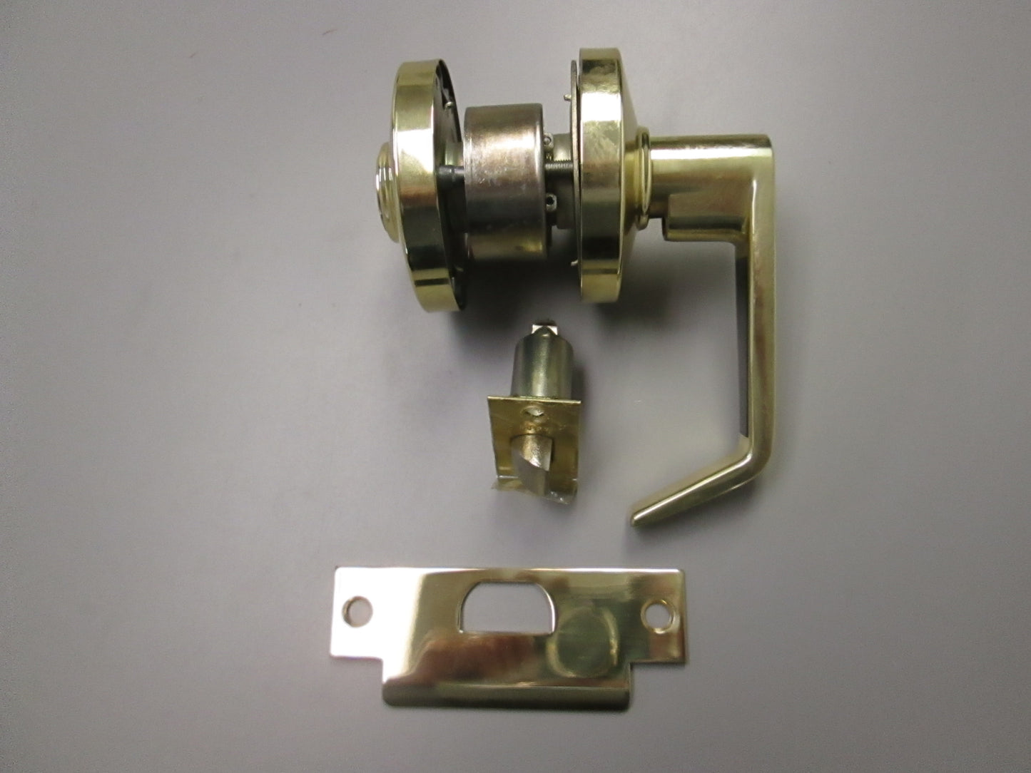 Arrow M03SR One-sided Communicating Passage with Sierra Style Lever Polished Brass