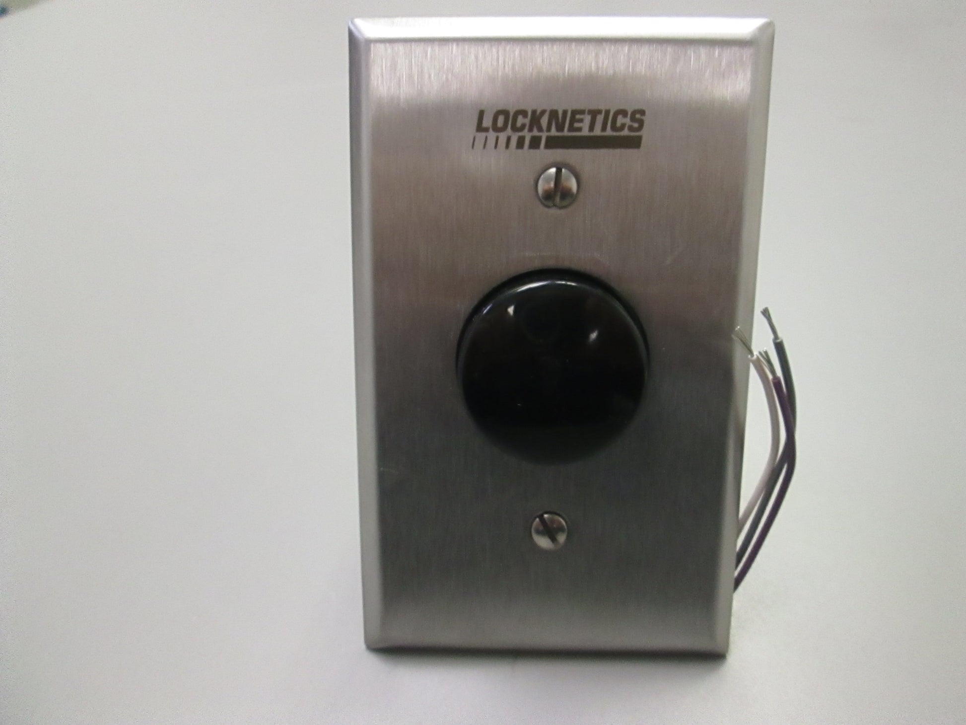 Locknetics 601 BK Heavy Duty Push Button to Egress Electronically Lock ...