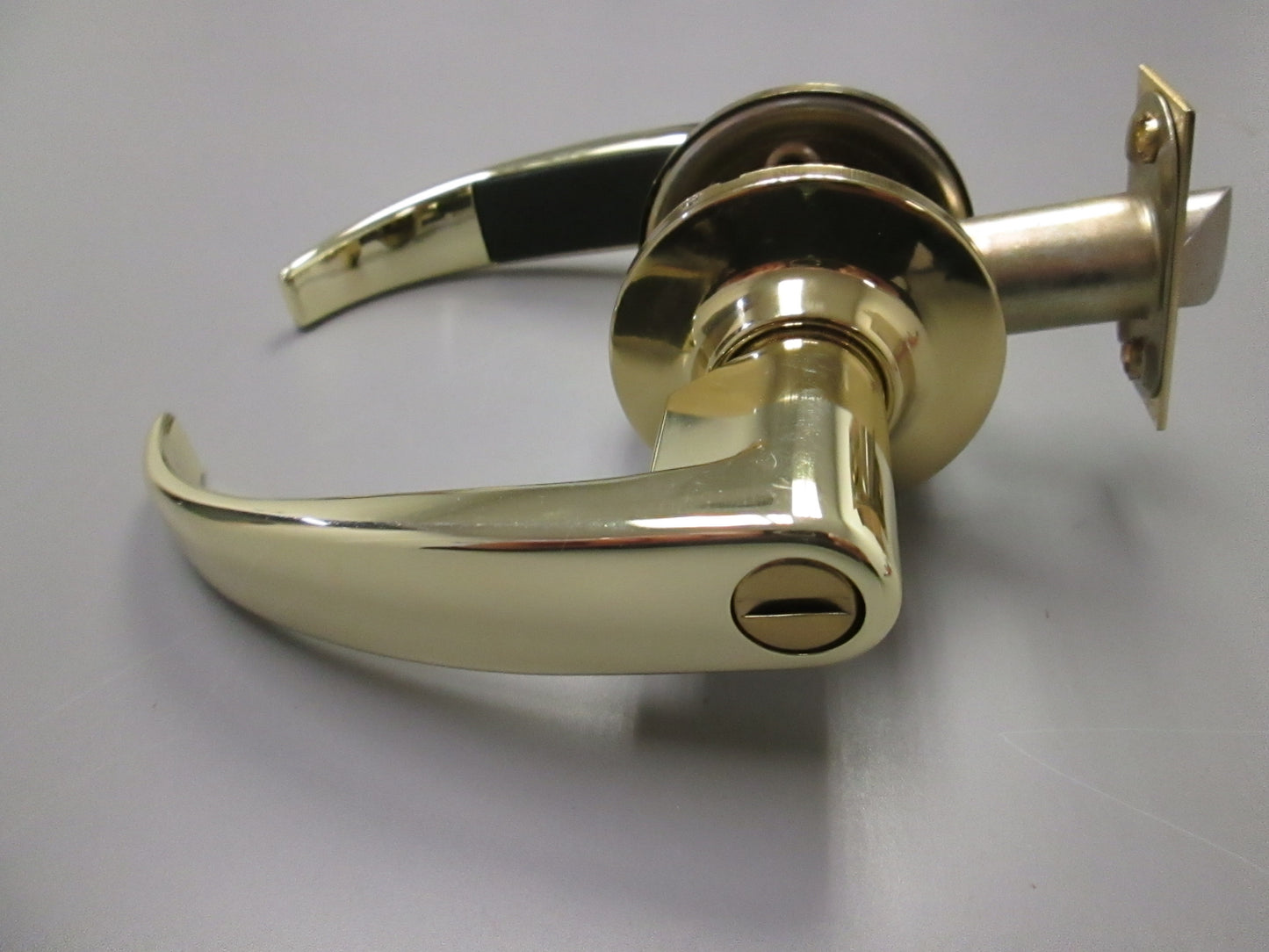 Falcon F331 Privacy Lever Set with Quantum Style Levers Polished Brass